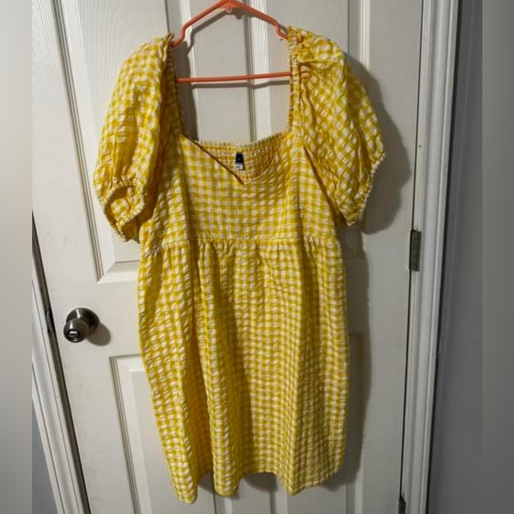 Yellow and White Puff Sleeve Dress!!